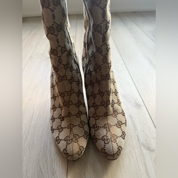 Gucci Beige GG Canvas Monogram Heeled Boots. Size 36 B. Good condition - Picture 3 of 16